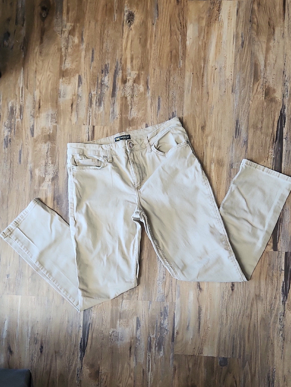 Lee Straight Leg Mid Rise Khaki Pants 12